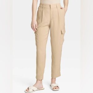Cargo Capri Pants! khaki in color :)